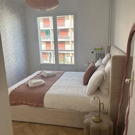 Lumineux Avec Parking, Centre Apartmán *