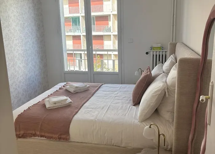 Lumineux Avec Parking, Centre דירה *